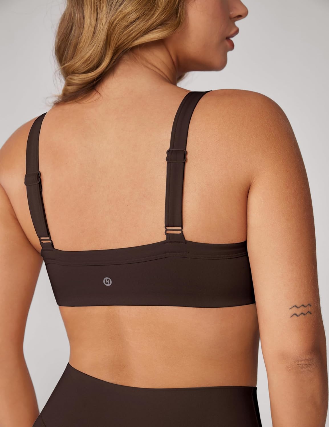 UNISSU Hugcurve Square Neck Sports Bra — image 2